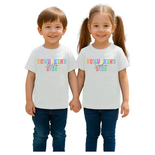 Personalisiertes Schulkind 2026 mit Namen Schulanfang Einschulung Erstklässler Kita Abschluss Kinder T-Shirt Weiß 128