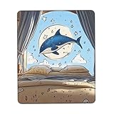 Matériaux de haute qualité : fabriqué à partir de tissu 100 % polyester sur le dessus et d'une base en caoutchouc durable, ce tapis de souris est conçu pour durer et maintenir sa qualité dans le temps.
