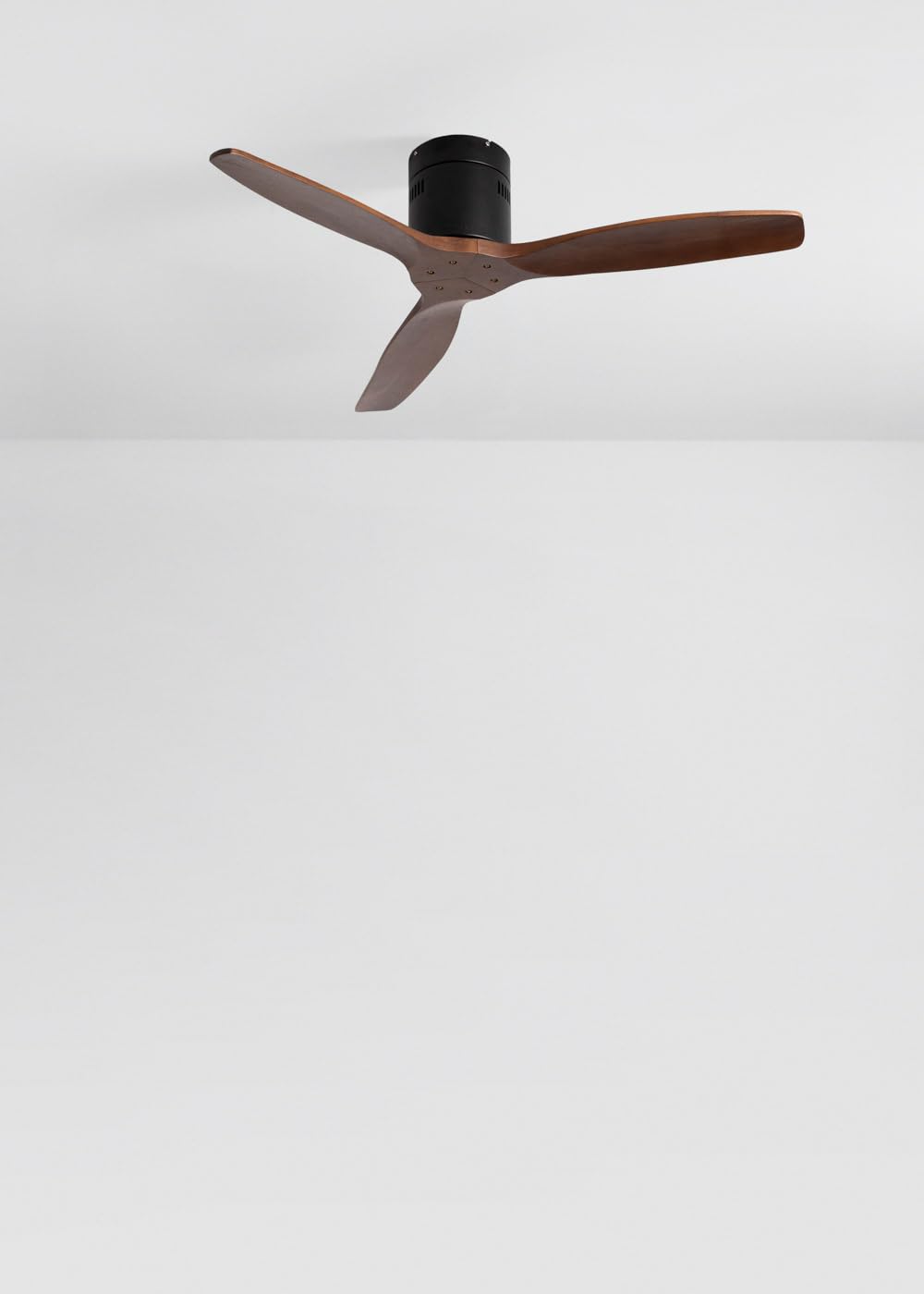 CREATE / WINDCALM NATURAL WOOD S/Deckenventilator Schwarz Nussbaumholzflügel mit Fernbedienung / 40W, Timer, Ø112cm, 6 Geschwindigkeiten, Sommer-Winterbetrieb