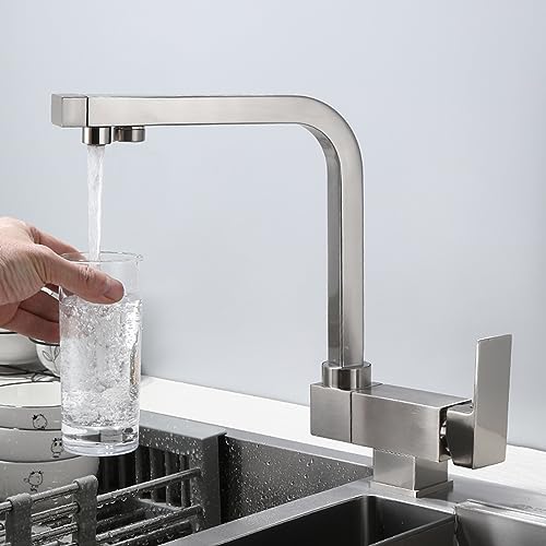 Finition brossée pour ce robinet filtre à eau potable pliable