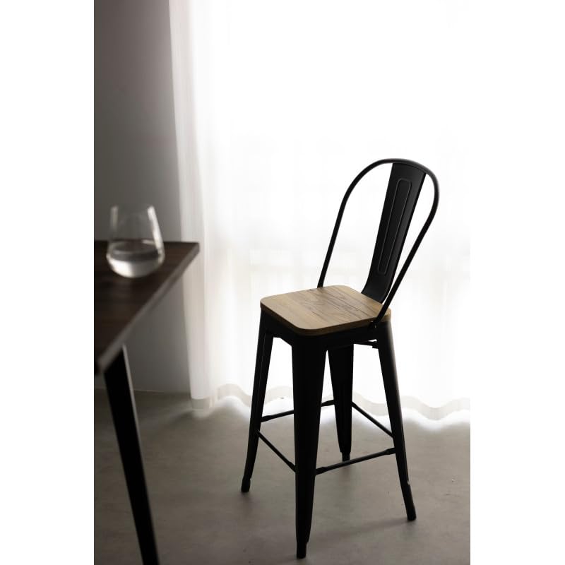 Kosmi - Lot de 4 tabourets de Bar Style Industriel en Métal Noir Mat avec Dossier Haut et Assise en Bois Clair - Hauteur d'Assise 66 cm