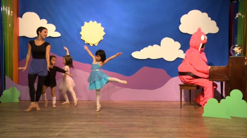 Petite Feet: Ballet Adventures with Liz