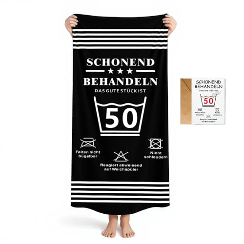 Gratitopia Geschenke zum 50. Geburtstag - Schwarz Handtuch & Strandtuch mit Geburtstagskarte 50(160x80cm)- Schonend behandeln Das Gute Stück ist 50 - Lustige Geschenk 50 Geburtstag für Männer & Frauen Gratitopia Geschenke zum 50. Geburtstag - Schwarz Handtuch & Strandtuch mit Geburtstagskarte 50(160x80cm)- Schonend behandeln Das Gute Stück ist 50 - Lustige Geschenk 50 Geburtstag für Männer & Frauen