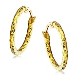 las sortijas para aniversario, compromiso y matrimonio, los colgantes con forma de corazón para expresar tu amor en el día de San Valentín, los pendientes de diamantes y gemas preciosas para los cumpleaños y las pulseras de diamantes como regalo especial en Navidad, hacen que las colecciones Orovi estén listas para satisfacer todos tus deseos