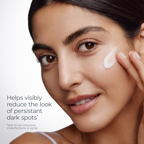 Eucerin Radiant Tone Daily Face Lotion with SPF 30, Dark Spot Corrector with Thiamidol, Helps Visibly Reduce the Look of Dark Spots, All Skin Types, Holiday Gifts for Self Care, 1.7 Fl Oz Bottle - Thumbnail 7
