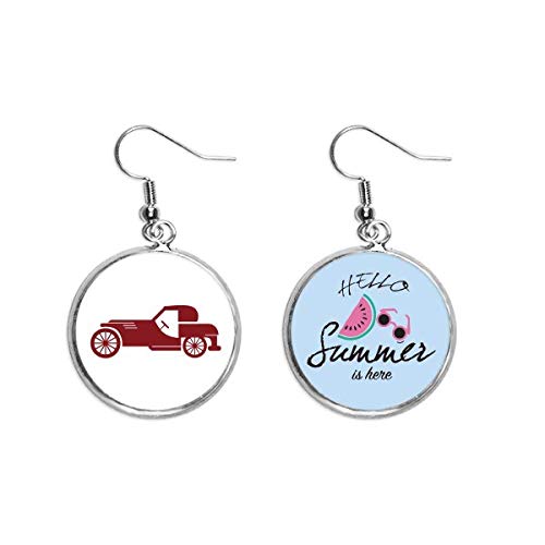 Pendientes de sandía y coches rojos clásicos para lucir este verano