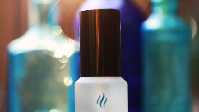 Amazon.com: 女性費洛蒙香水噴霧[吸引男性] - 優雅、超強的人體費洛蒙