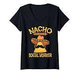 Trabajador social medio de Nacho: este divertido diseño de nacho muestra salsa de queso derretido y una tortilla con bigote y un sombrero mexicano. Perfecto para trabajadores sociales o trabajadores que hacen buenos trabajos, comunidad y servicio social. Ideal para los amantes del nacho.