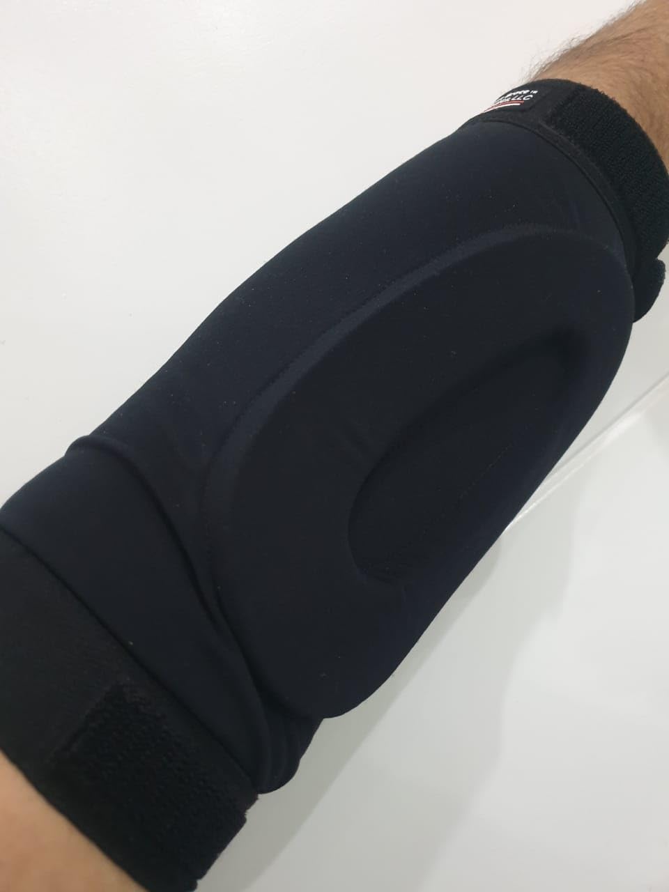 CubiFloat™ Elbow Sleeve – Adjustable Elbow Support for the Cubital Tunnel, Ulnar Nerve Pressure Relief & Sleep Positioning