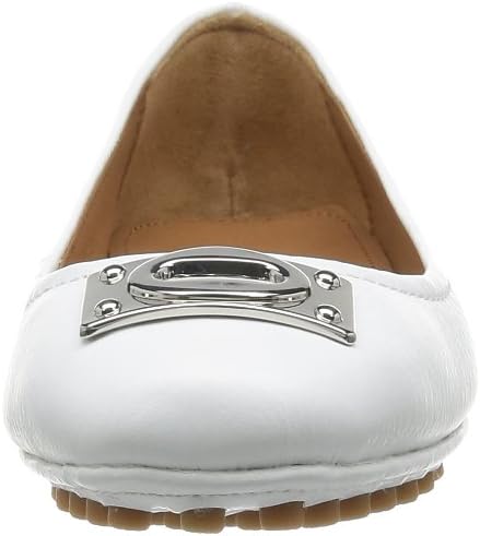 Εμπρός view of the COACH Deck Shoes Q5082, highlighting the silver buckle.