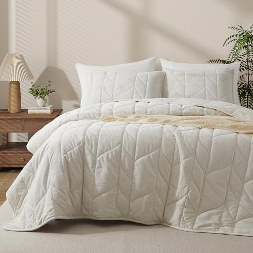Oli-PISI Oli Anderson Reversible Velvet King Quilt Set, Cream White, 3 Pieces