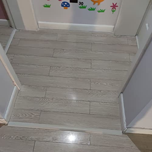 Bande de protection aspect bois pour éliminer les risques de chute sur escalier