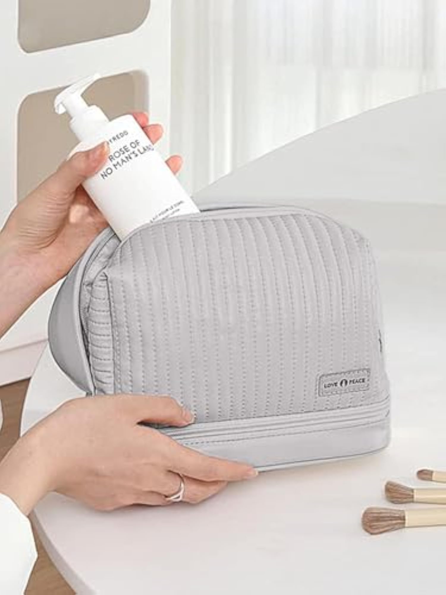 Luxury Cute Travel Makeup Hanging Wash Bag