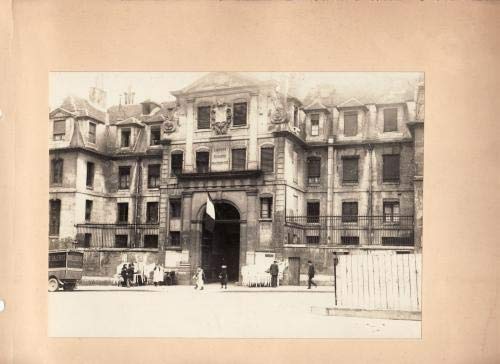 Photography Poster - Porte d'entr�e et fa�ade principale de la prison Saint-Lazare, maison d'arr�t pour femmes, 107 rue du Faubourg-Saint-Deni, 24"x17.5", Gloss finish