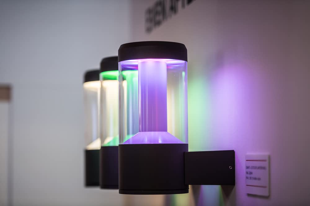LEDVANCE Smarte LED-Wandleuchte mit Bluetooth Mesh Technologie, Lichtfarbe änderbar (2700-6500K), RGB-Farben änderbar, steuerbar mit Alexa, Google und Apple Voice, SMART+ BT Modern Lantern Multicolour