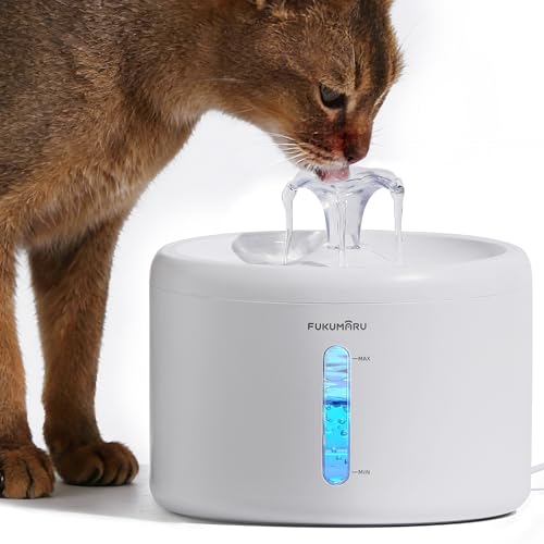 FUKUMARU Fontaine à Chat, 2,4 L Distributeur d'eau Automatique pour Animaux de Compagnie, Abreuvoir avec Pompe Silencieuse en ABS, Design Raffiné, avec 3 Filtres et Adaptateur