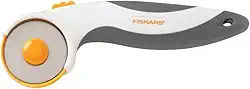 Fiskars Cortador rotativo de 45 mm para tecido, lâmina de corte rotativo de titânio para cortes precisos, destros e canhotos, alça confortável, artes e artesanato, suprimentos de costura e ferramentas