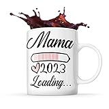 Mama Loading 2023 Tasse für Schwangerschaft Geburt Geschenk für Schwangere mit einem Mädchen Jungen Baby das perfekte Geschenk