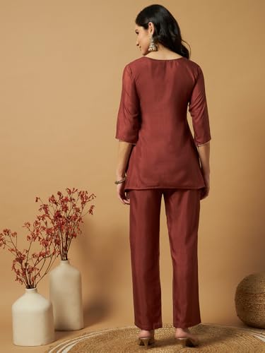 Image of Women Printed 2-Piece Silkblend Kurta & Pants Set