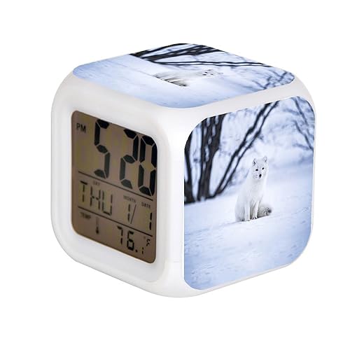Réveil numérique LED à 7 couleurs changeantes avec date, alarme, thermomètre, réveil, bureau, enfant, loup gris sur un champ de neige