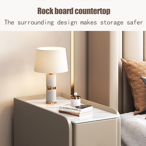 Table d'appoint étroite pour meubler les petits espaces encombrés sans perdre de place