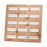 In dem eleganten Schmuckfach können Ringe und Ohrringe aufbewahrt werden.