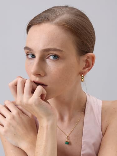 Image of FRUMOS 18K Gold Plated Chunky Hoop Earrings for Women Fashion Thick Gold Hoops Set Jewelry for Birthday Christmas Gifts