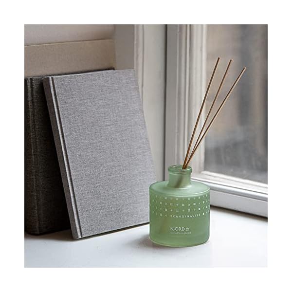 Skandinavisk Fjord Reed Diffuser Apple and Pear Blossom, Orchard Fruits and Redcurrants - Image 4