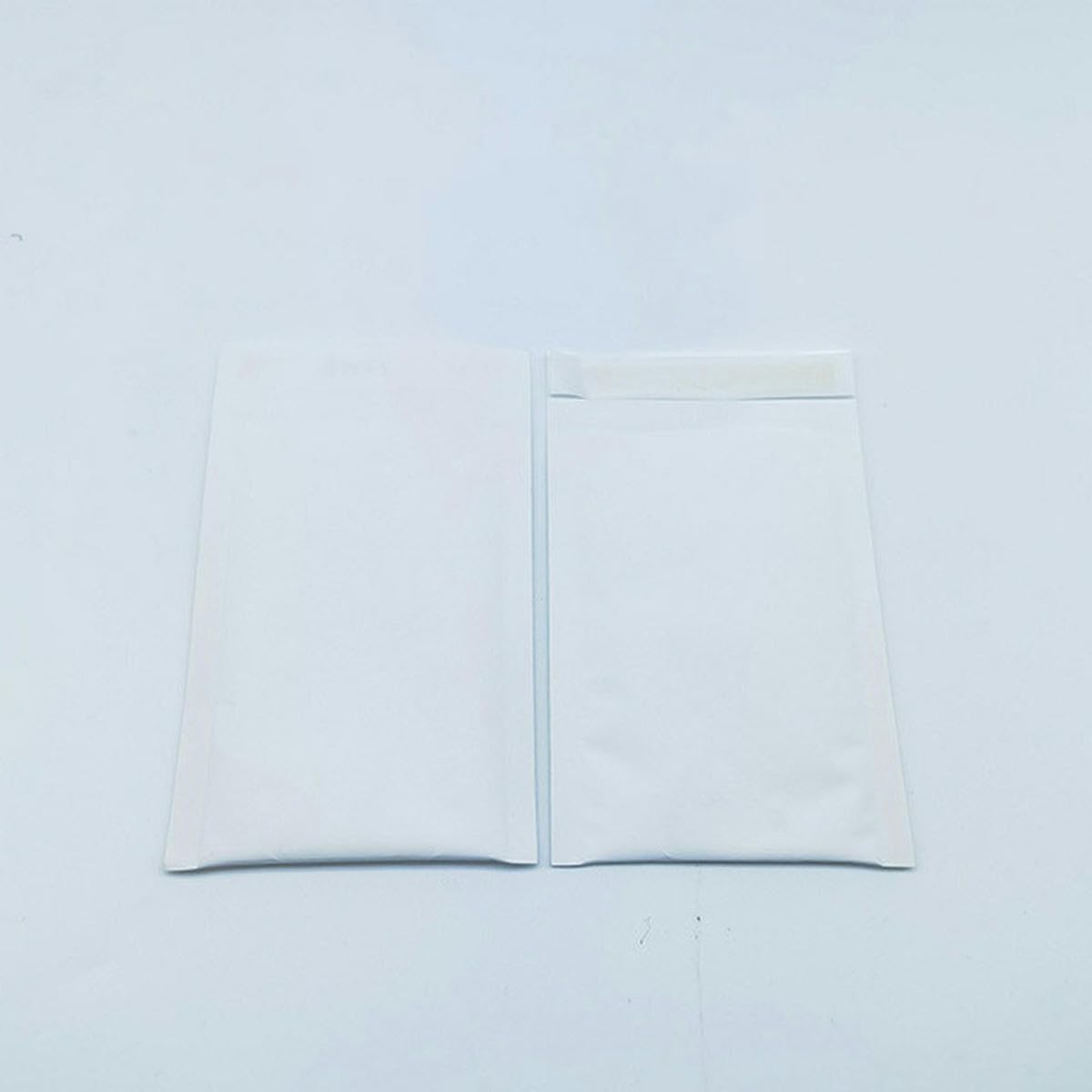 50 Stück weiße Kraftpapier-, gepolsterte Umschläge für Kosmetika, staubdichte Versandtaschen, Luftpolsterumschlagtaschen, 12 cm x 15 cm, 50 Stück