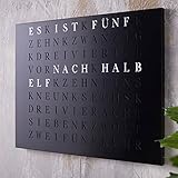 Elegantes Design und hochwertige Materialien: Rechteckiges Design in den Maßen: 50 x 40 x 1,5 cm – die große LED Wanduhr ist ein Blickfang und fügt sich in jede Inneneinrichtung perfekt ein. Geeignet zum Aufhängen and die Wand oder zum Hinstellen. Austauschbare Fronten aus hochwertigen Materialien -bb Kunststoff, Edelstahl, Eisen, Kupfer oder Beton – für jeden Geschmack und jeden Stil ist etwas dabei.