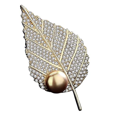 Broches feuilles décoratives pour sublimer un pull en maille en hiver