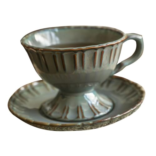 Thé de l'après-midi avec la tasse à café céramique rétro européen et son eau