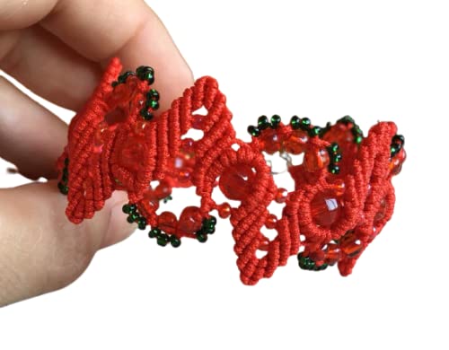 Pulsera macrame roja hojas Navidad hecha a mano con rocallas y cuentas cristal a juego Mide aproximadamente 18 cm de largo
