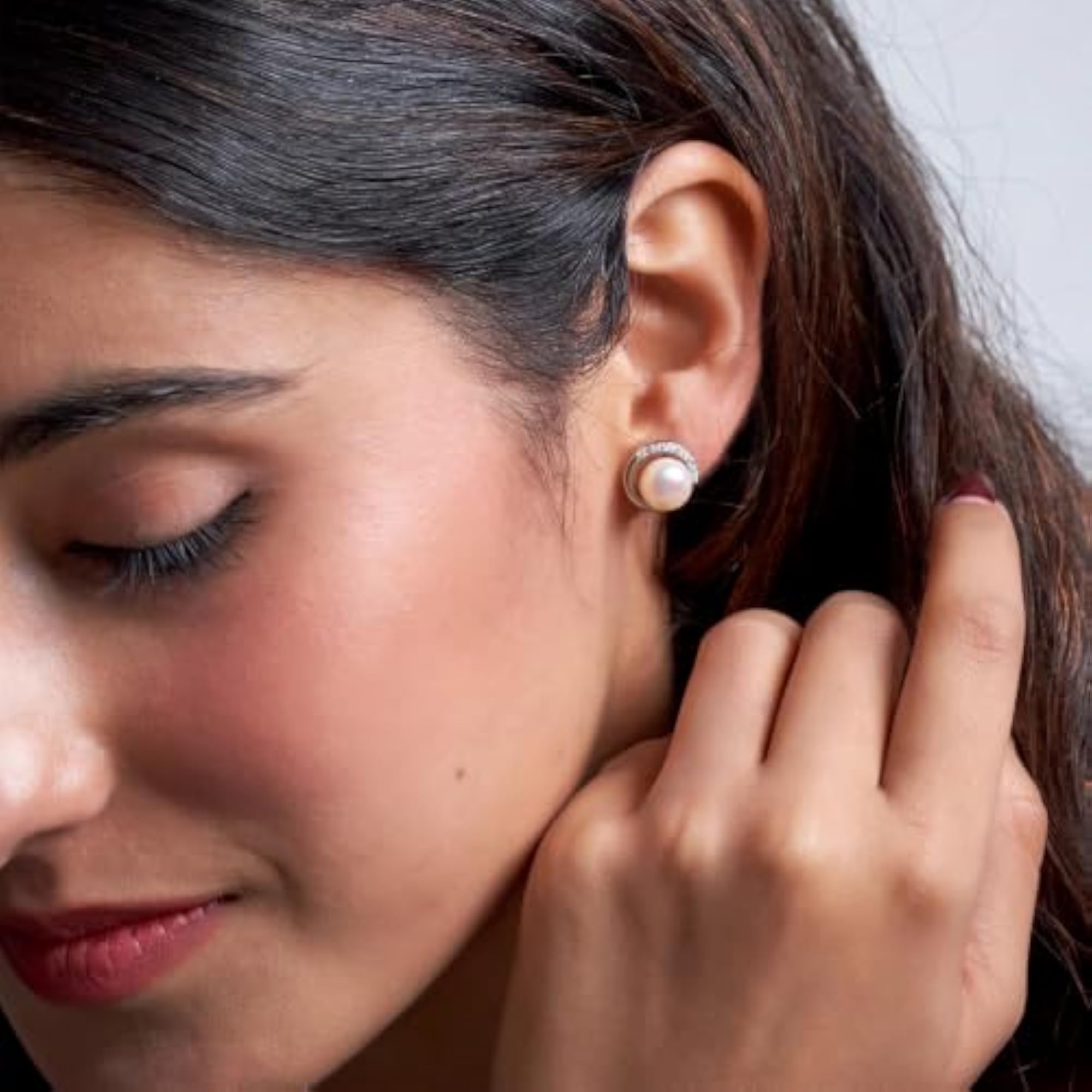 925 Sterling Silver Pearl Stud Earrings with Zircon