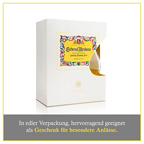 Cardenal Mendoza Clásico Solera Gran Reserva, Brandy de Jerez (1x0,7l) 40% vol - In edler Geschenkverpackung mit Brandyglas - 15 Jahre im Solera-System gereift, ausgewogener Geschmack, angenehm süß