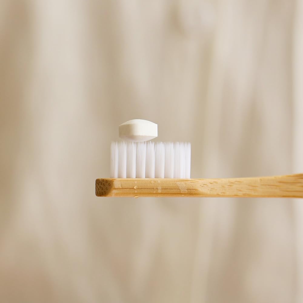 Greenerb Zahnpflegeset, umweltfreundliche Bambus-Zahnbürste und feste Zahnpastatabletten (2er-Pack) | Reise- und Zero-Waste Mundpflege-Set