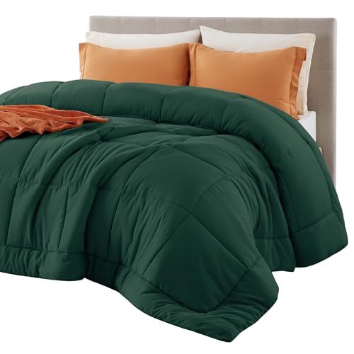 Image of Bedsure Comforter Duvet Insert - Quilted Comforters Full Size, All Season Duvet, GentleSoft Down Alternative Bedding, with 8 Tabs, Gifts for Women /Men, Green, Full 86 x 82 Inches