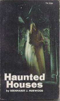Mass Market Paperback Haunted houses Book