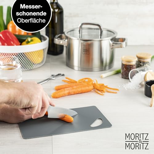 Foto von Moritz & Moritz 4x Flexibles Schneidebrett Kunststoff Dünn - Schneidebretter je 25 x 14,5 cm - Frühstücksbrettchen - Schneidebrett Flexibel - Für sicheres Schneiden mit Grifföffnung
