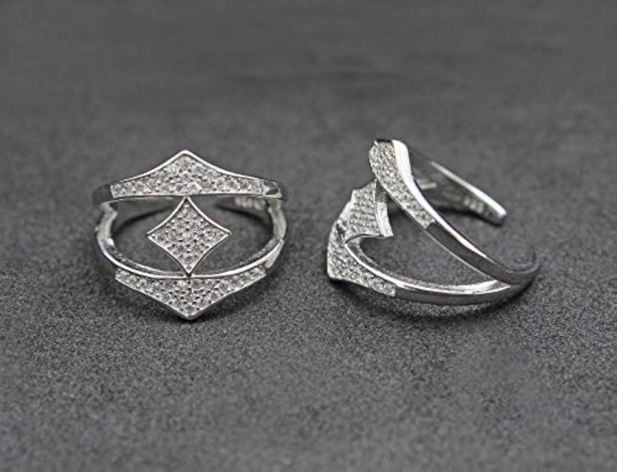 Women's 925 Sterling Silver Rhodium Plated Diamond Shape Toe Ring Pair