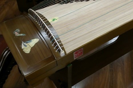 Tianyi Collection Golden-thread Nanmu Guzheng with Mica Inlay - Image 5