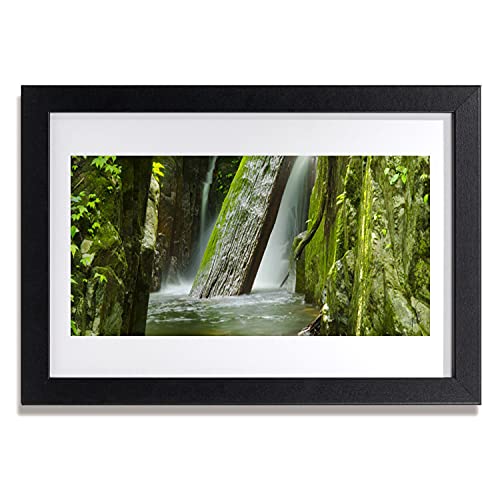 Affiche avec cadre cascade naturelle pour créer une ambiance zen au salon