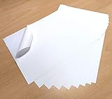 papel autoadhesivo para imprimir a4 Vinilo de color blanco mate, capa impermeable, tamaño A4. Fabricado de material de polipropileno clorado de calidad. Compatibles con impresoras de inyección de tinta: funcionan con todas las impresoras de marcas populares. Parte trasera autoadhesiva, ideal para impresiones de pegatinas de alta resolución. Tamaño A4: 210 x 297 mm. Peso: 140 g/m² (incluyendo el papel de la parte trasera). Fáciles de usar: puedes crear, imprimir y cortar al tamaño que desees. Adecuadas para crear tus propias etiquetas y pegatinas.