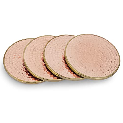 Ajuny Posavasos Redondos de Cobre, Latón y Madera (Juego de 4) – Posavasos Martillados para Bebidas, Tazas de Café y Cerveza, Protección de Mesa y Decoración para Hogar y Cocina