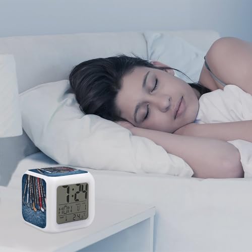 Reloj despertador hockey para mesita de noche con luz ambiental infantil de colores 5
