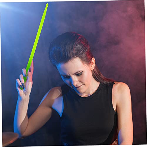 Baquetas luminosas LED para batería, color verde fluorescente, material nailon, tamaño 5A, 2 unidades, ideales para presentaciones nocturnas y escénicas miniatura 3