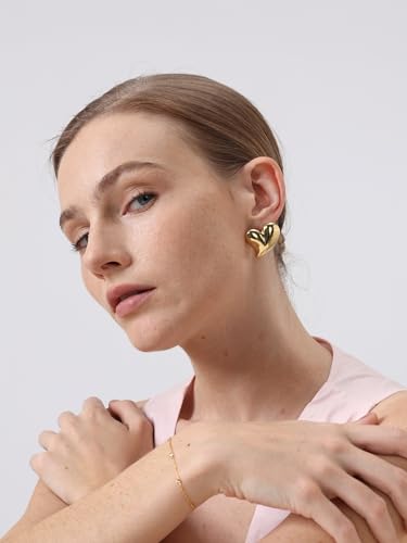 Image of FRUMOS 18K Gold Plated Chunky Hoop Earrings for Women Fashion Thick Gold Hoops Set Jewelry for Birthday Christmas Gifts