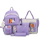 Juego de 4 piezas KAWAII: bolso escolar Kawaii de estilo liso con bolígrafos y accesorios Kawaii, juego de 4 unidades, 1 mochila, 1 bolso bandolera, 1 estuche de lápiz, 1 bolsa de transporte. Este paquete incluye 1 oso, 2 liebres, 2 zanahorias y un conjunto aleatorio de insignias. Puedes hacer tu propia bonita bolsa escolar según los accesorios incluidos, colgantes, alfileres de solapa y otros accesorios.