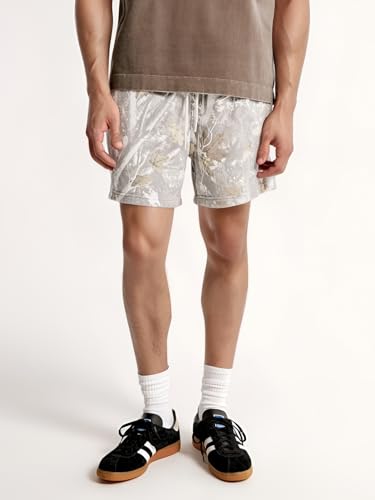 Camo Sweats Shorts for Men Women Elastic Waist Drawstring Camouflage Workout Shorts Maple Leaf Athletic Gym Shorts2