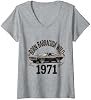 Diseño de auto clásico salvaje Barracuda nacido en 1971, playera de cuello V para mujer 7